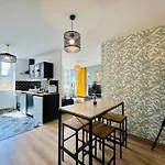 Le Duplex Des Arcades - T2 Lumineux Hypercentre * Carentan